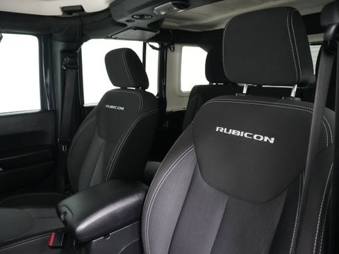 Used 2016 Jeep Wrangler Unlimited Rubicon w/ Connectivity Group image 11