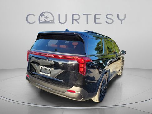 New 2027 Kia Carnival SX w/ Dark Edition Package FWD image 3