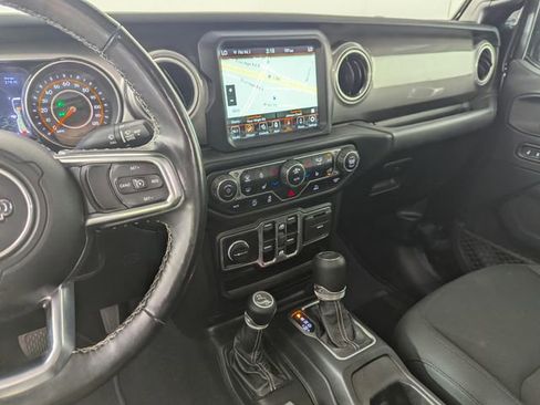 Used 2020 Jeep Gladiator Overland AWD/4WD image 14