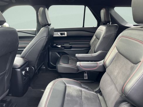 Used 2023 Ford Explorer ST-Line image 14