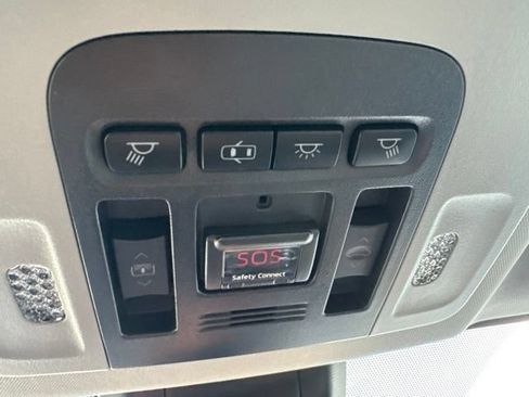 Used 2019 Toyota Camry XSE FWD image 18
