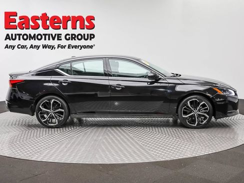 Used 2025 Nissan Altima 2.5 SR FWD image 4