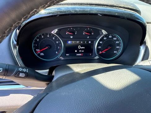 Used 2023 Chevrolet Traverse LT w/ Rear Camera Mirror Package AWD/4WD image 6