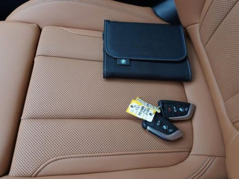 Used 2022 BMW 330i xDrive Sedan w/ Driving Assistance Package image 38