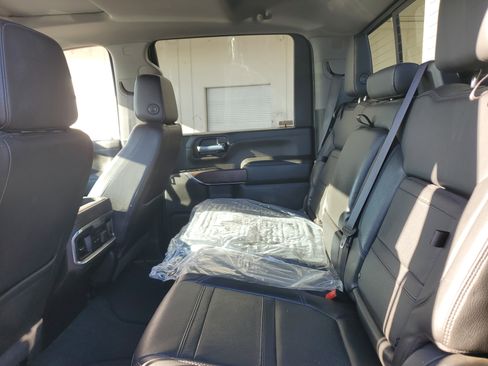 Used 2022 GMC Sierra 2500 Denali w/ Denali Ultimate Package image 16