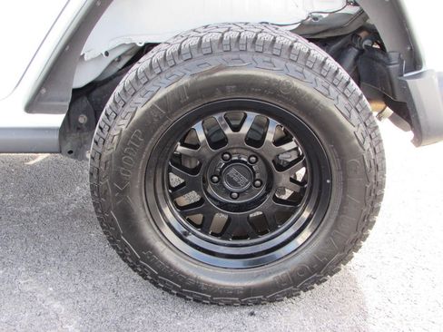 Used 2019 Jeep Wrangler Unlimited Sport S image 11