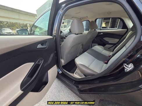 Used 2014 Ford Focus SE FWD image 25