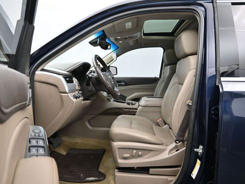 Used 2017 GMC Yukon XL SLT w/ Open Road Package image 8