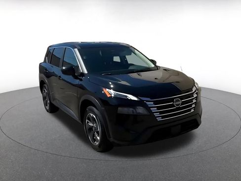 Used 2025 Nissan Rogue SV AWD/4WD image 3
