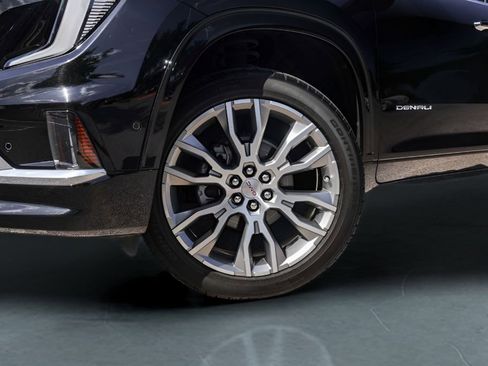 Used 2024 GMC Acadia Denali w/ Super Cruise Package FWD image 4
