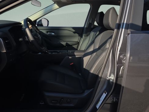 Certified 2026 Nissan Rogue SV w/ SV Premium Package FWD image 9