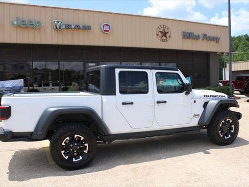 Certified 2026 Jeep Gladiator Rubicon AWD/4WD image 6