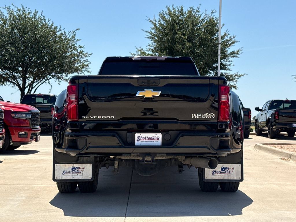 Used 2024 Chevrolet Silverado 3500 High Country w/ High Country Premium Package AWD/4WD image 8