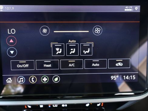 Used 2022 Chevrolet Bolt LT w/ Infotainment Package FWD image 45