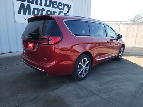New 2026 Chrysler Pacifica Pinnacle image 24
