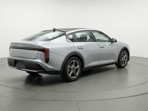 Used 2025 Kia K4 LXS image 9