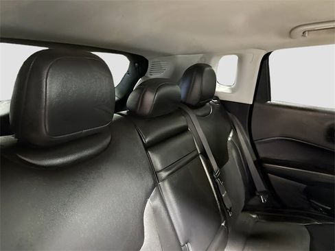 Used 2018 Jeep Compass Latitude w/ Popular Equipment Group image 26