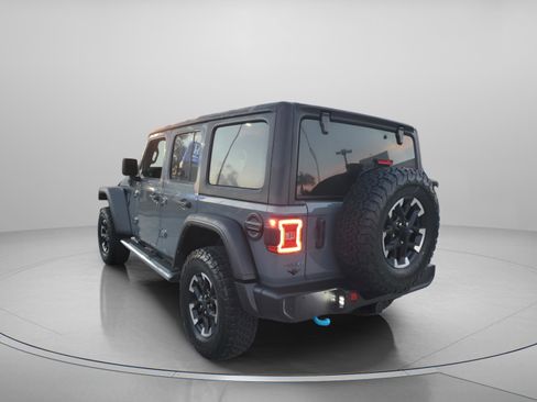 Used 2024 Jeep Wrangler Rubicon w/ Technology Group image 2