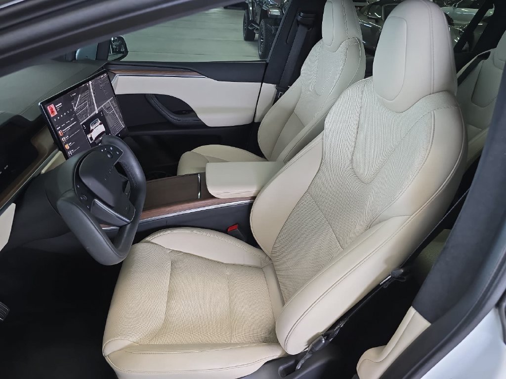 Used 2023 Tesla Model X AWD/4WD image 5
