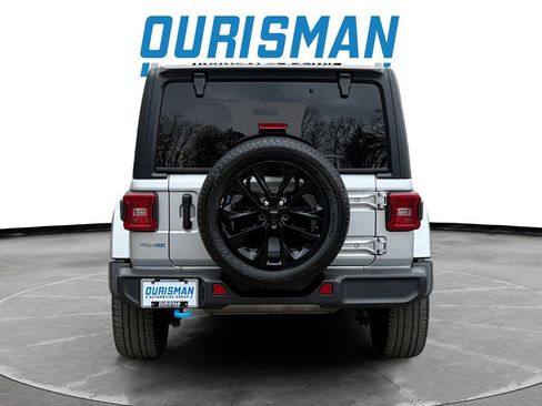 Used 2023 Jeep Wrangler Unlimited Sahara w/ Cold Weather Group image 5