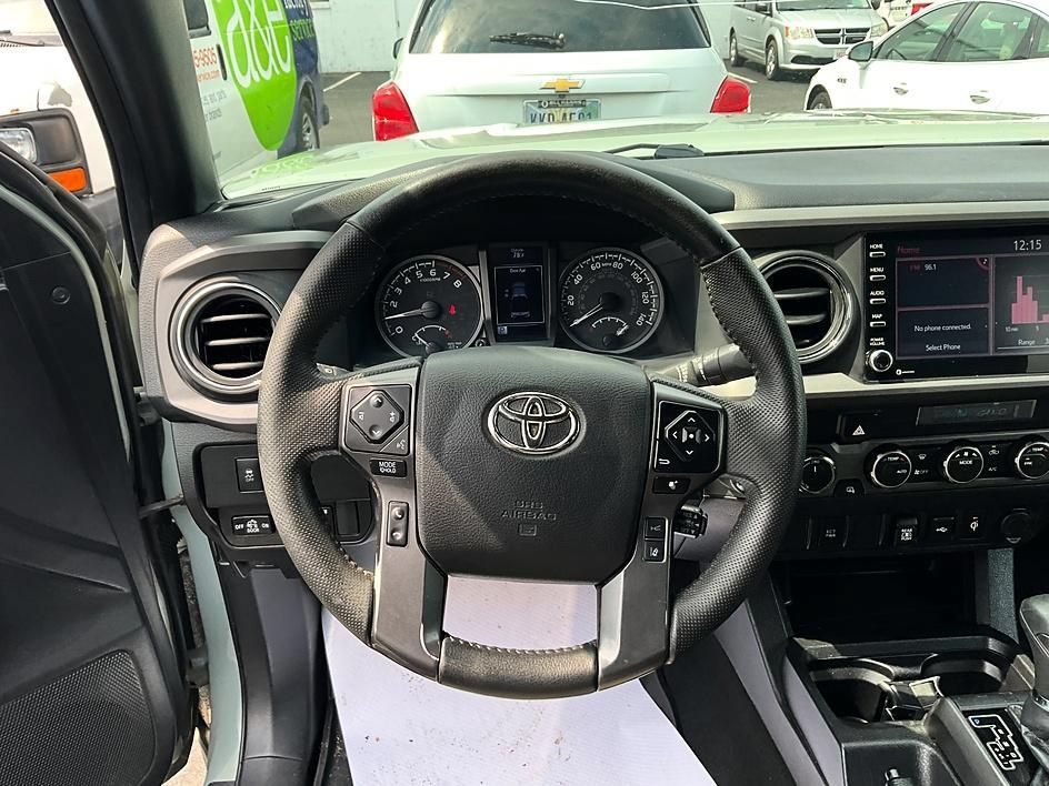Used 2023 Toyota Tacoma TRD Off-Road AWD/4WD image 32