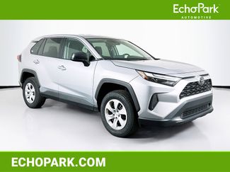 Used 2024 Toyota RAV4 LE video 1