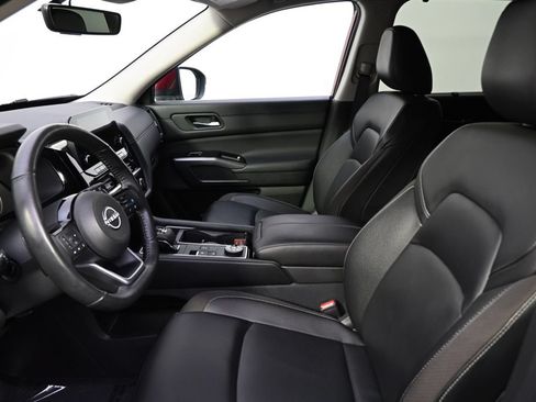 Used 2024 Nissan Pathfinder SL AWD/4WD image 13