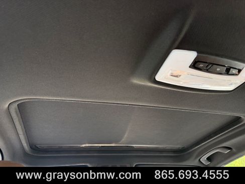 Used 2017 BMW 330i xDrive Sedan AWD/4WD image 19