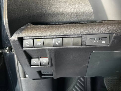 Used 2025 Toyota Sienna XSE AWD/4WD image 28