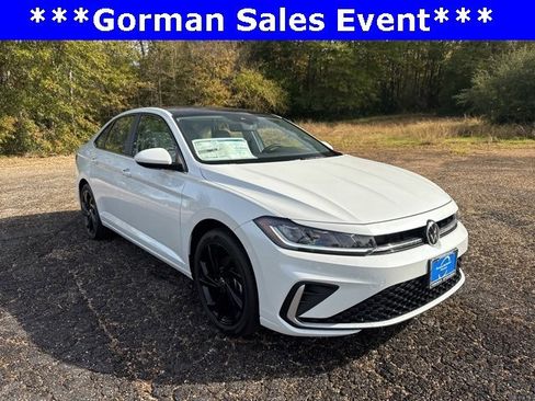 Certified 2025 Volkswagen Jetta SE image 1