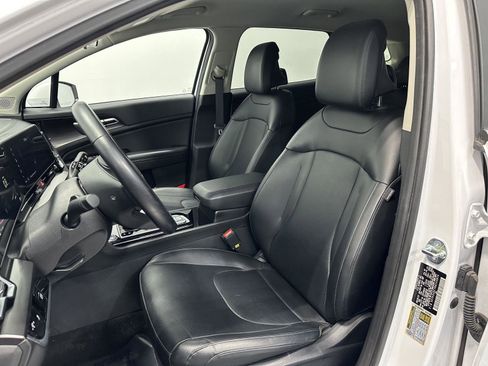 Used 2024 Kia Sportage EX image 14