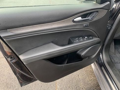 Used 2023 Alfa Romeo Stelvio Ti AWD/4WD image 19