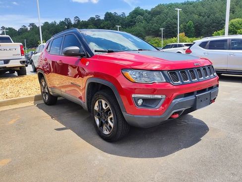 Used 2018 Jeep Compass Trailhawk AWD/4WD image 3