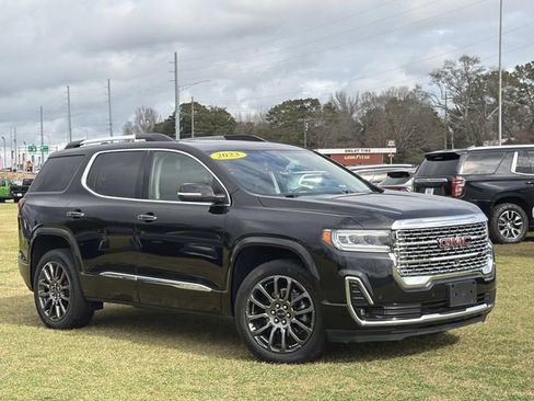 Used 2023 GMC Acadia Denali w/ Black Diamond Edition image 2