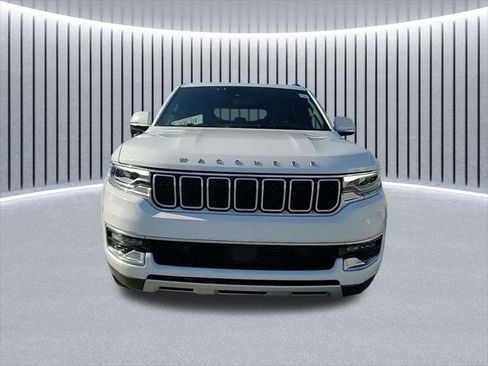 Certified 2022 Jeep Wagoneer Series II AWD/4WD image 27