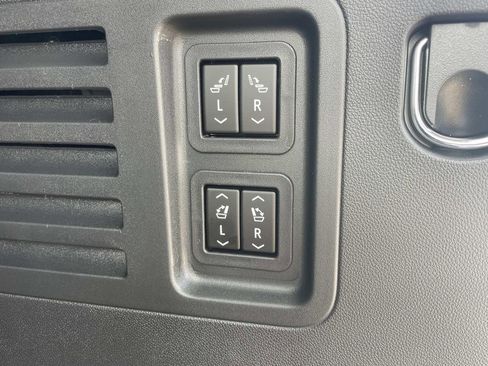 New 2026 Chevrolet Traverse RS image 11