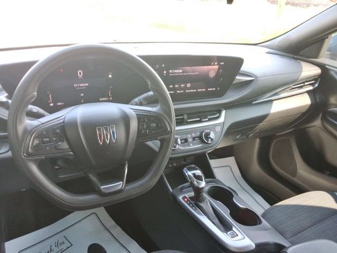 Used 2024 Buick Envista Preferred w/ Advanced Safety Package FWD image 12
