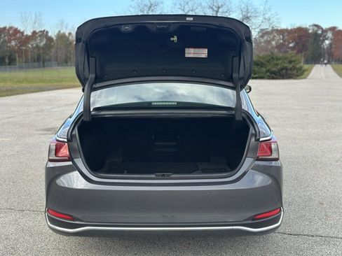 Used 2023 Lexus ES 300h w/ Accessory Package (Z2) image 7