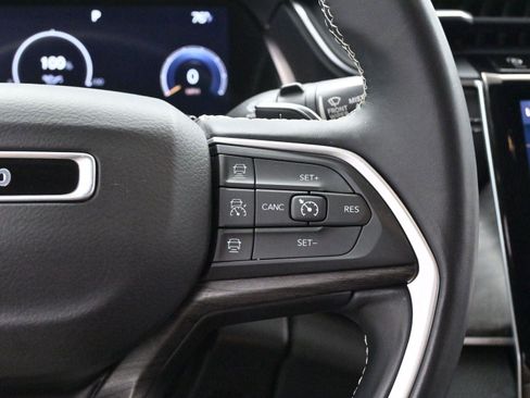 Used 2021 Jeep Grand Cherokee L Limited w/ Luxury Tech Group II AWD/4WD image 16