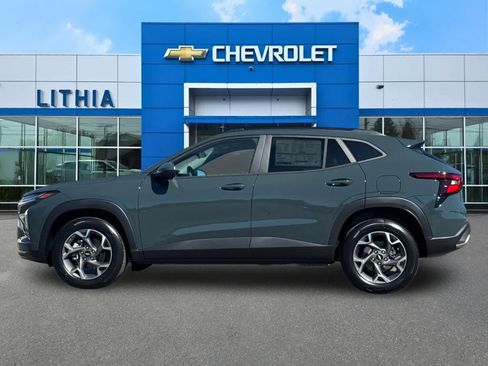 New 2026 Chevrolet Trax LT FWD image 5