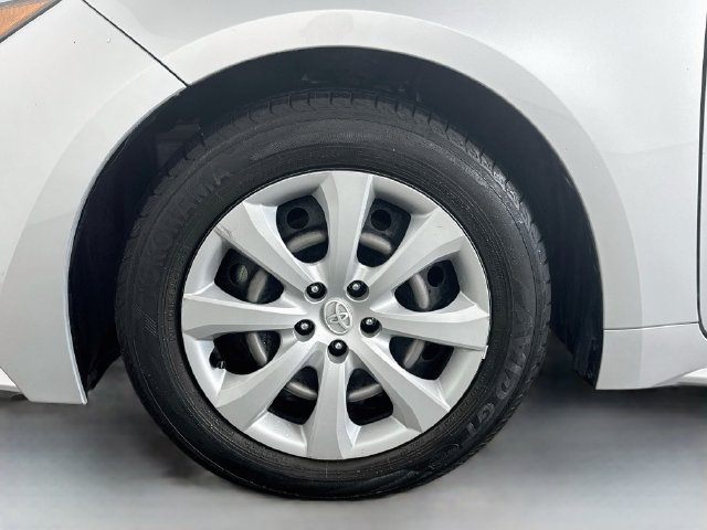 Used 2023 Toyota Corolla LE FWD image 32
