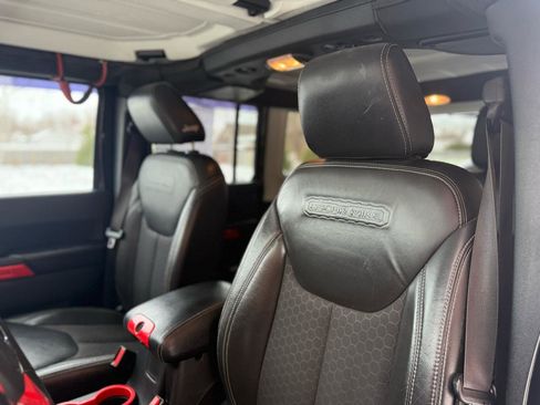 Used 2016 Jeep Wrangler Unlimited Sport image 28