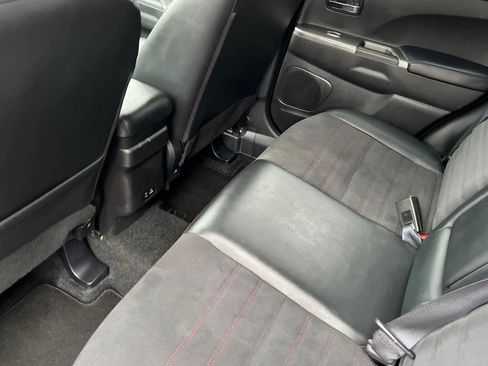 Used 2024 Mitsubishi Outlander Sport SE image 4