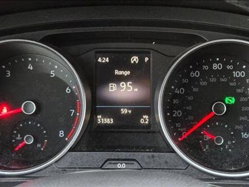 Used 2018 Volkswagen Tiguan SE image 11