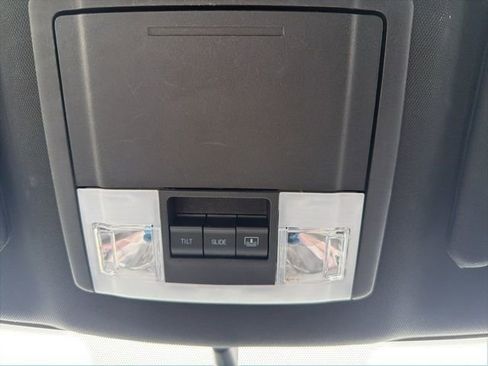 Used 2018 Ford Explorer XLT w/ Equipment Group 202A image 35