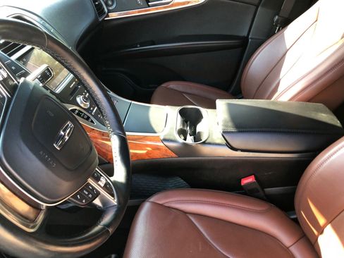 Used 2019 Lincoln Nautilus Reserve image 15