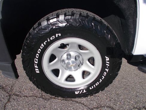 Used 2017 Chevrolet Silverado 1500 W/T w/ Trailering Package image 11