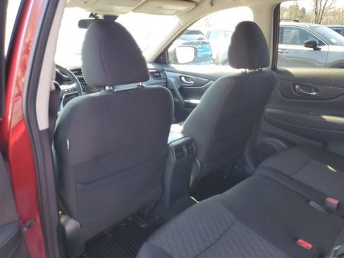 Certified 2020 Nissan Rogue SV image 28