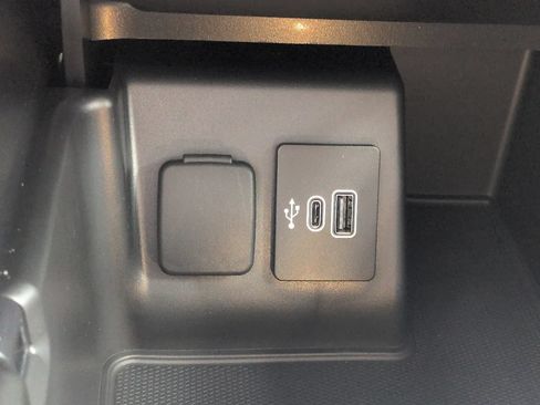 Certified 2025 Ford Explorer Active RWD image 20