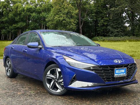 Used 2023 Hyundai Elantra Limited image 3